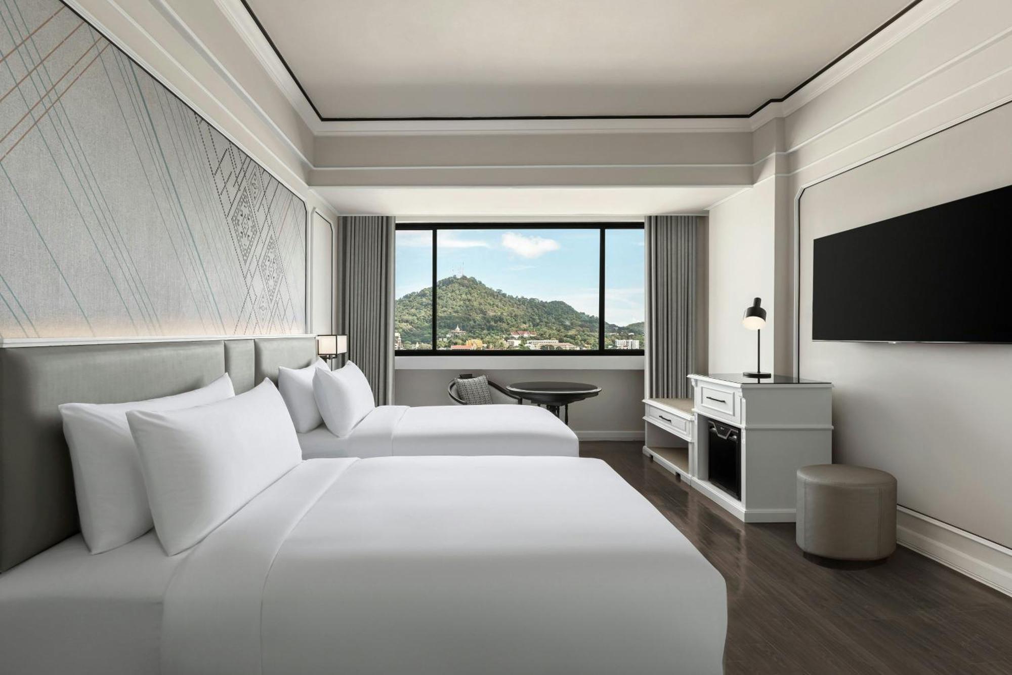 Deluxe Twin Room with City View