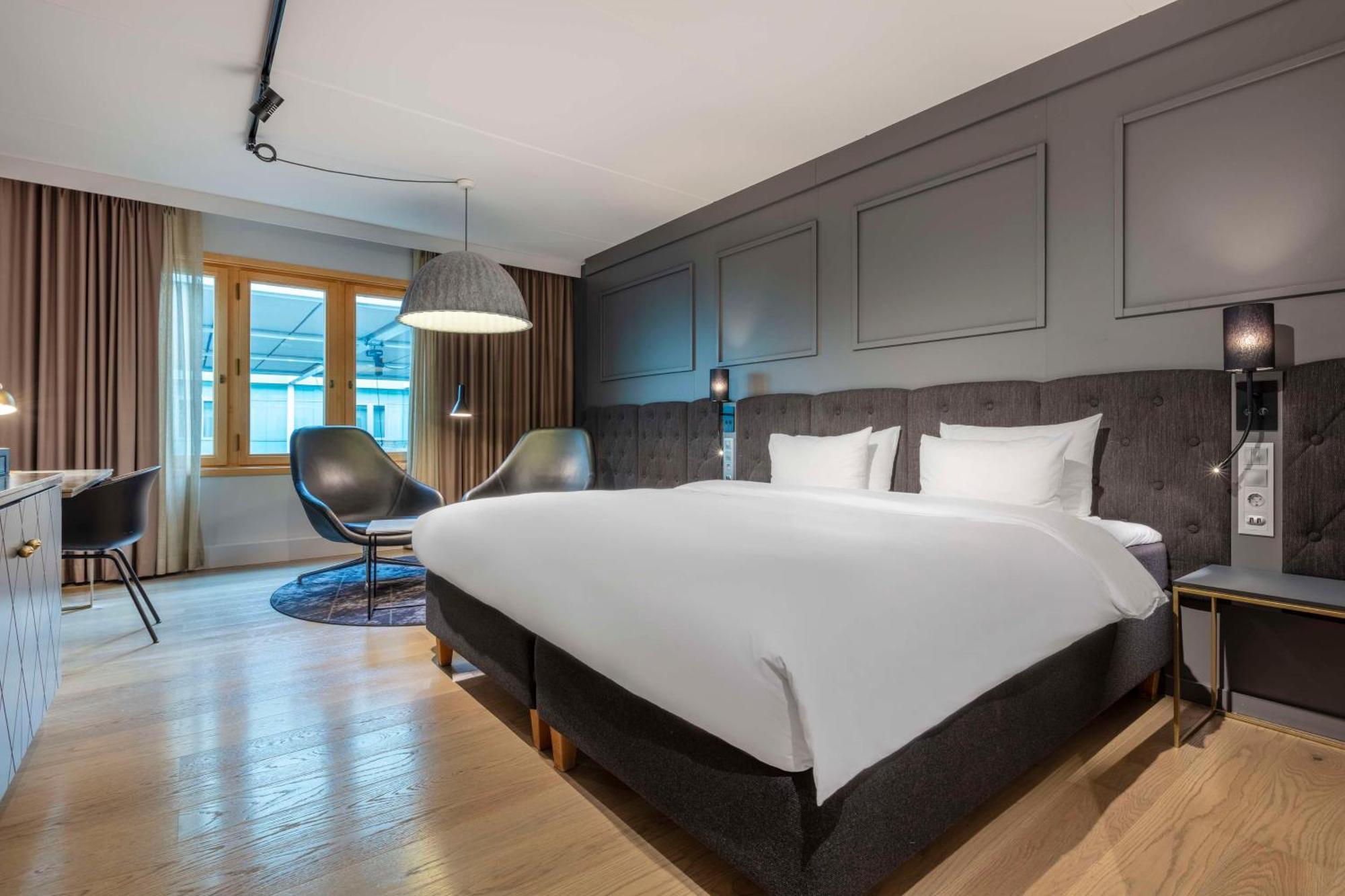 Superior Room,1645011585:JPEG