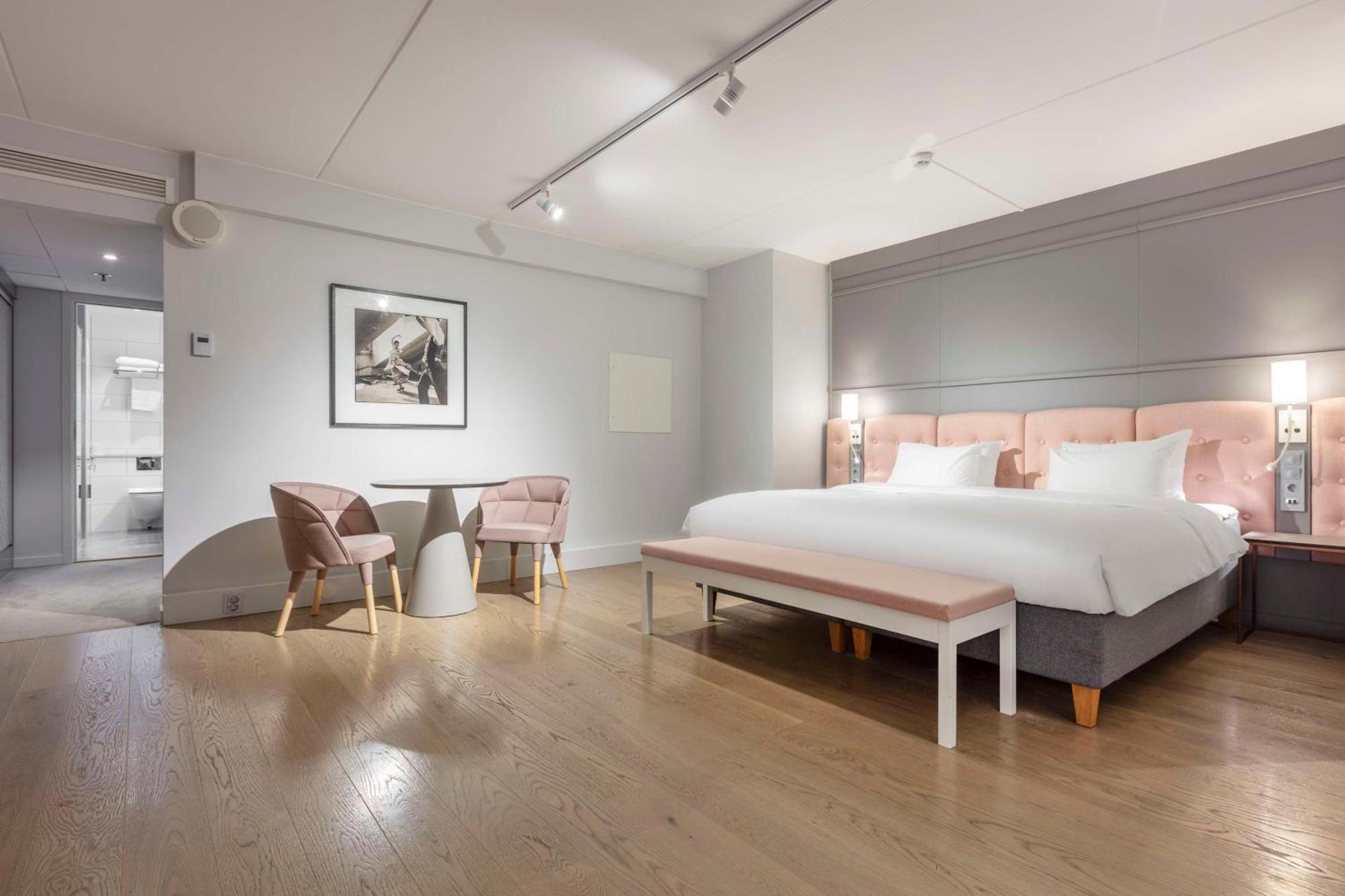 Junior Suite min 25 years of age acceptable