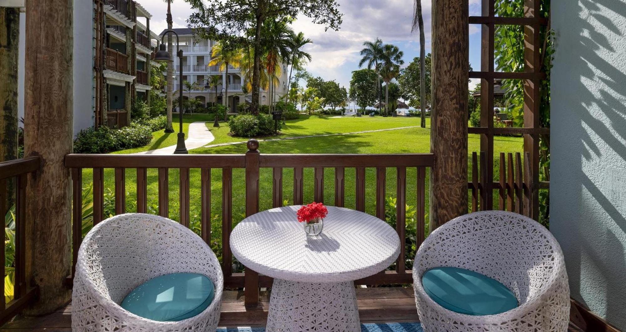 Tropical Beachfront Concierge Two-Bedroom Junior Suite