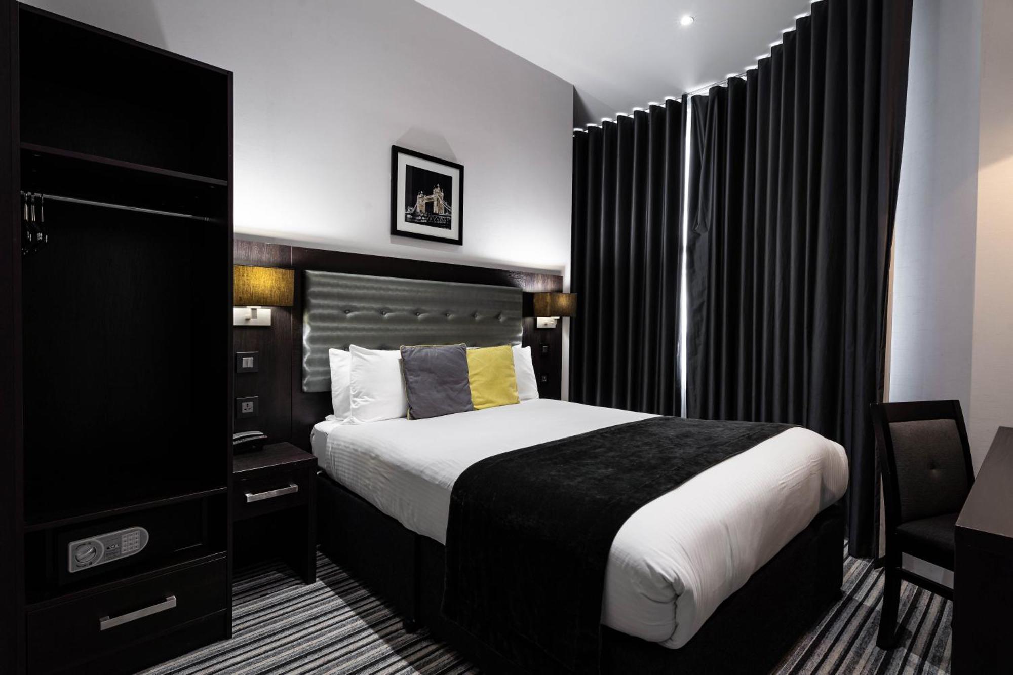 Double Room Private Bathroom