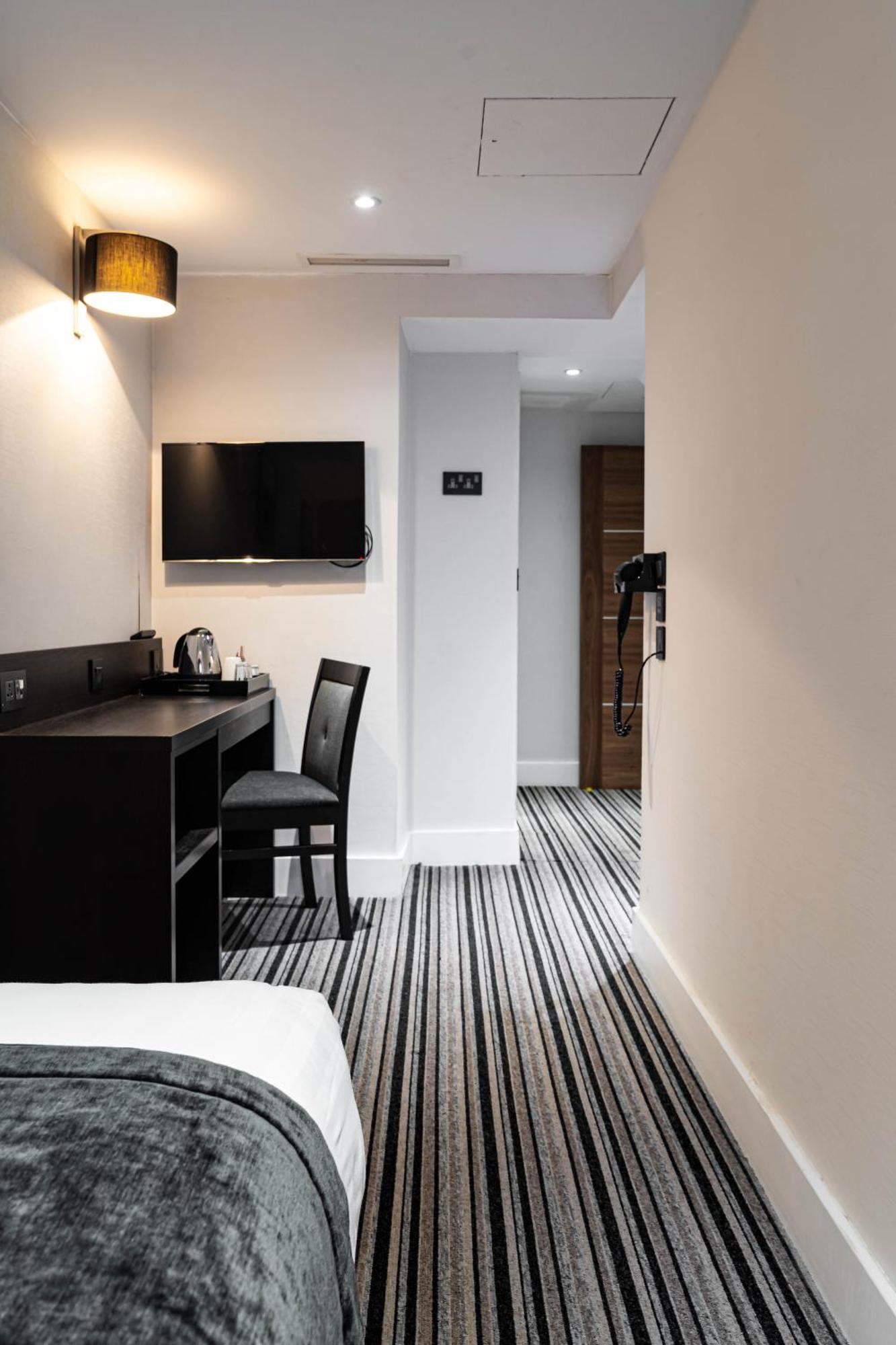 Triple Room Private Bathroom