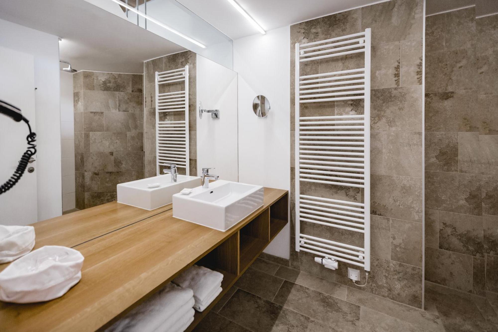 Familiensuite mit Balkon