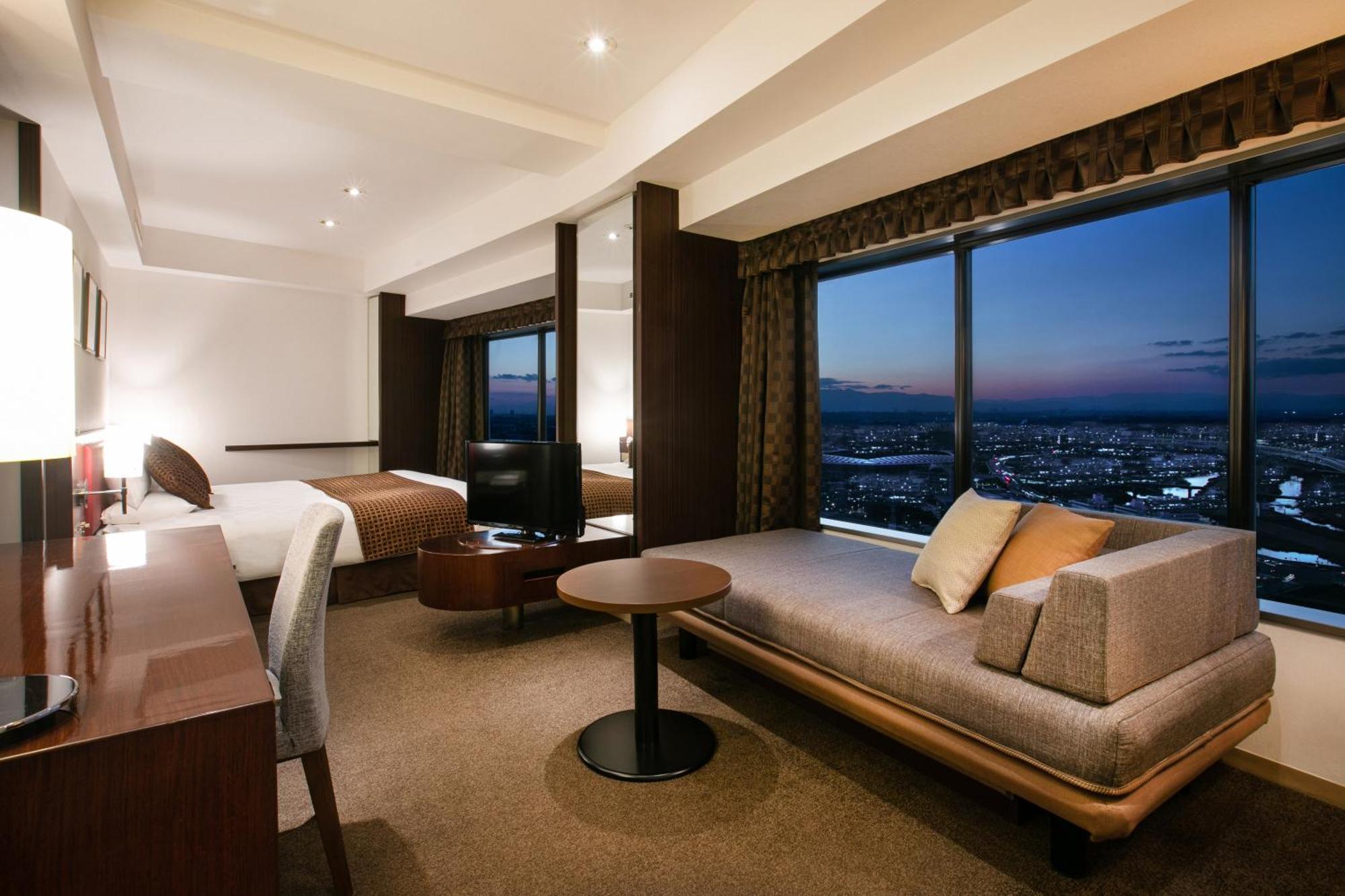 High Floor - Deluxe King Room (38th Floor) - Smoking