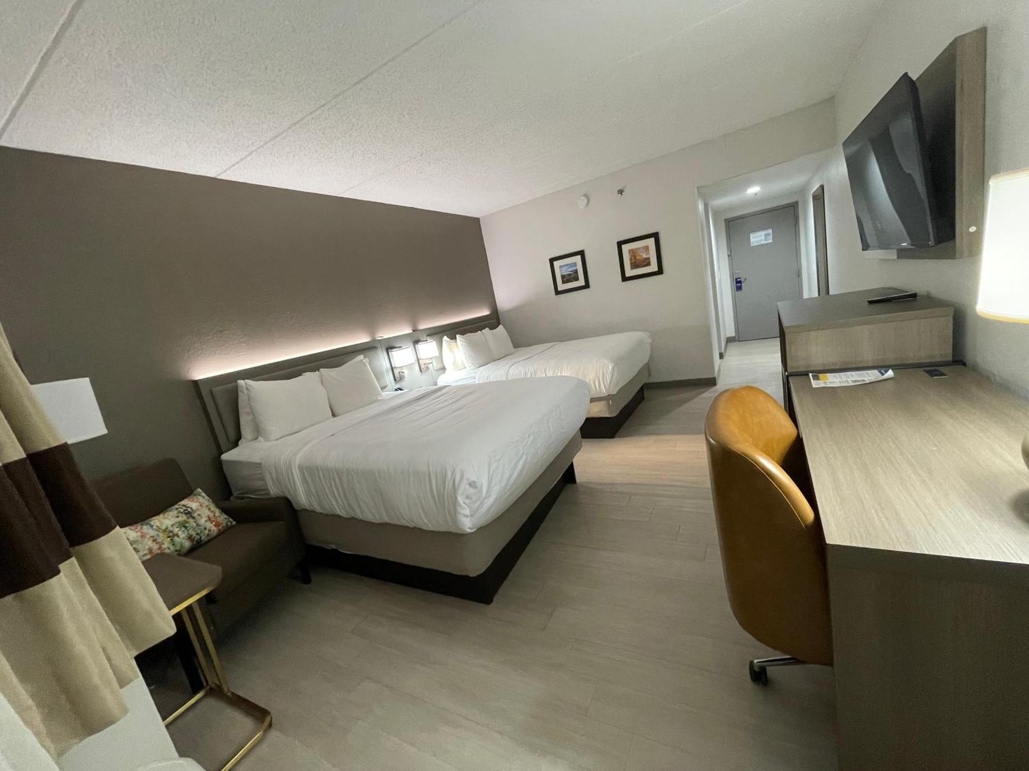 Queen Room Two Queen Beds Non-Smoking