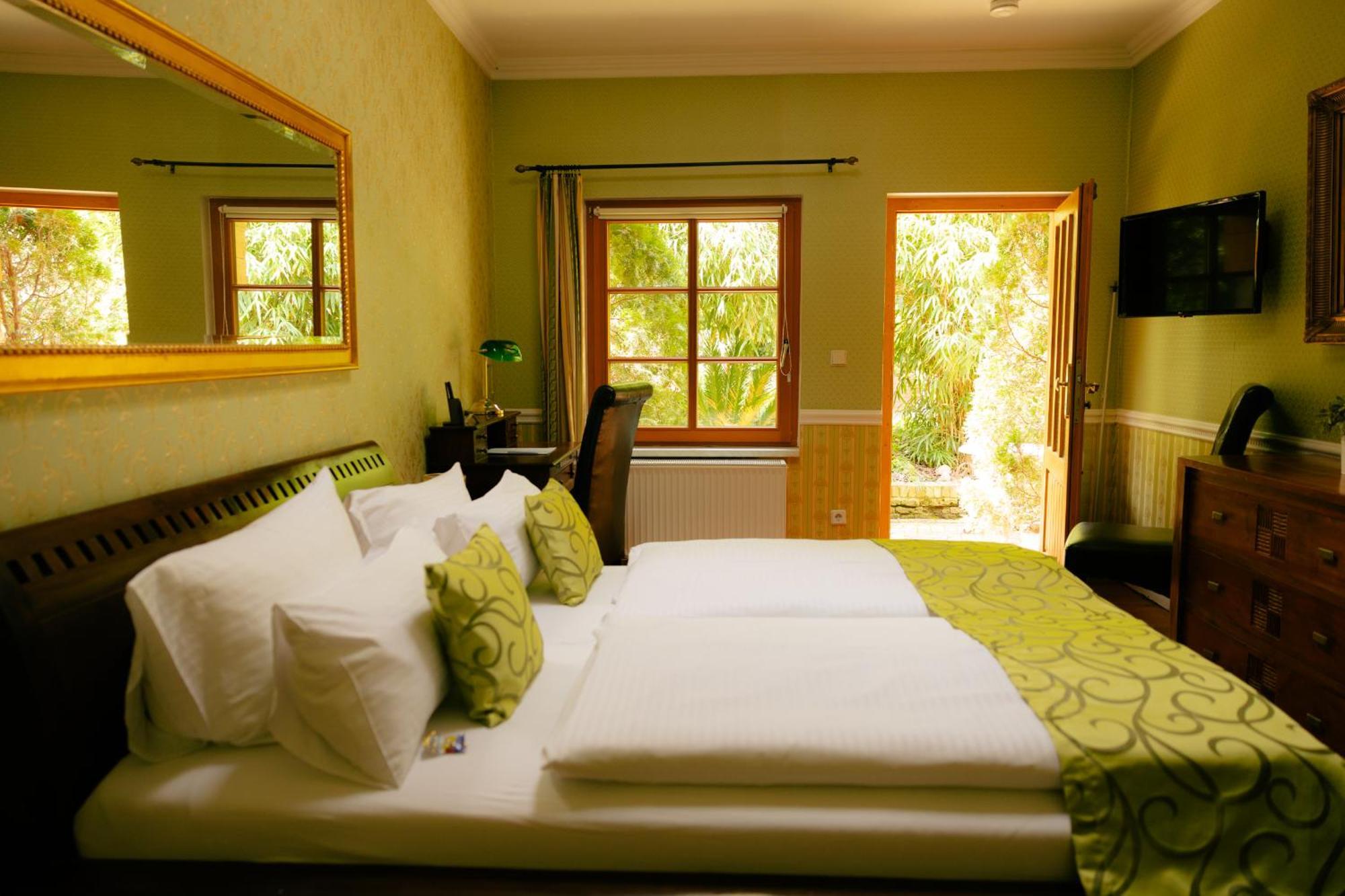Double Room Garden View