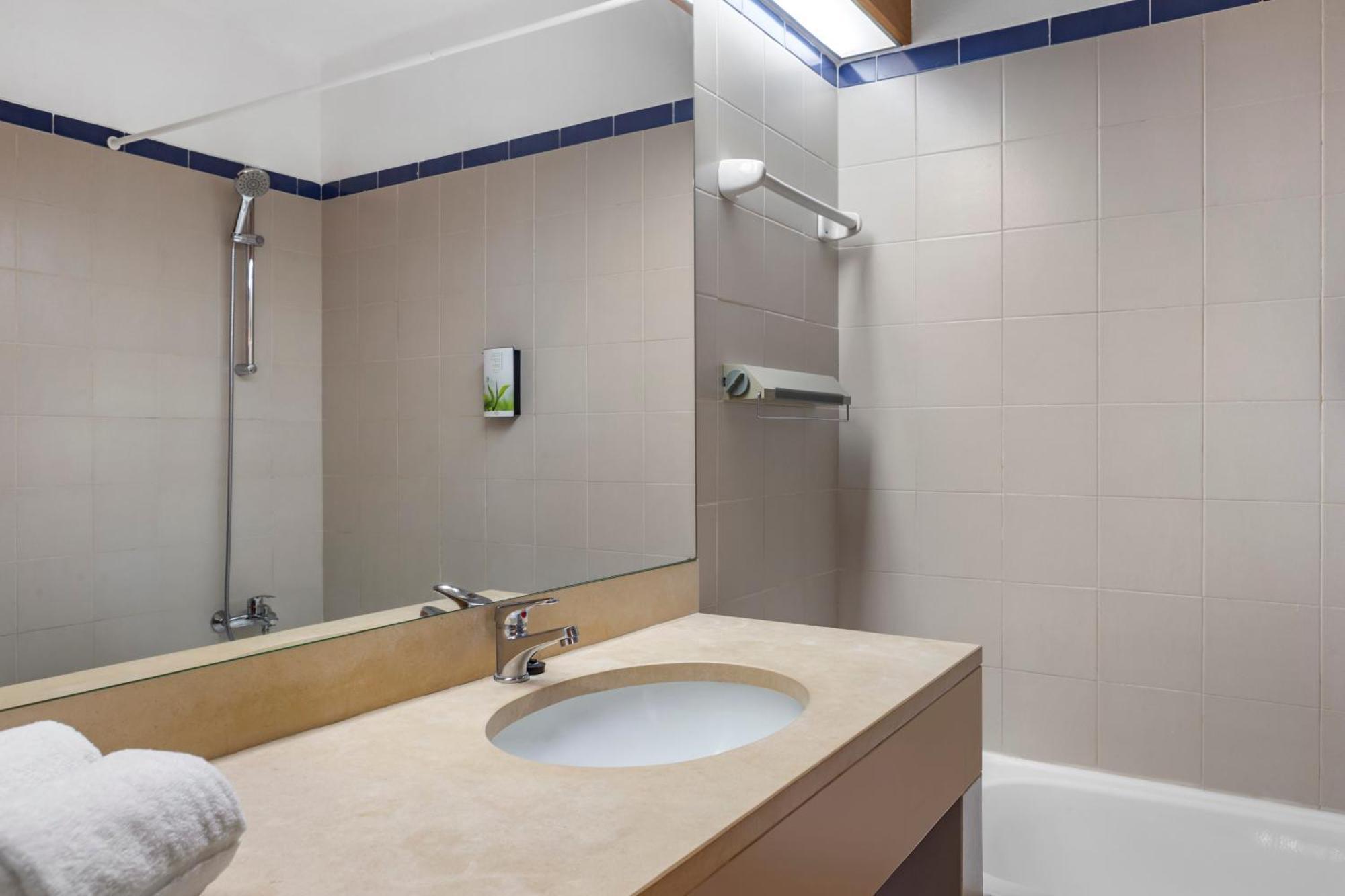Standard Two-Bedroom Family Apartment,1649019505:JPEG