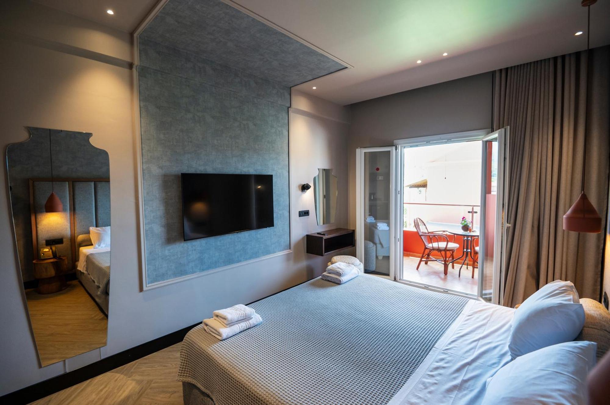 Superior Double Room Pool View