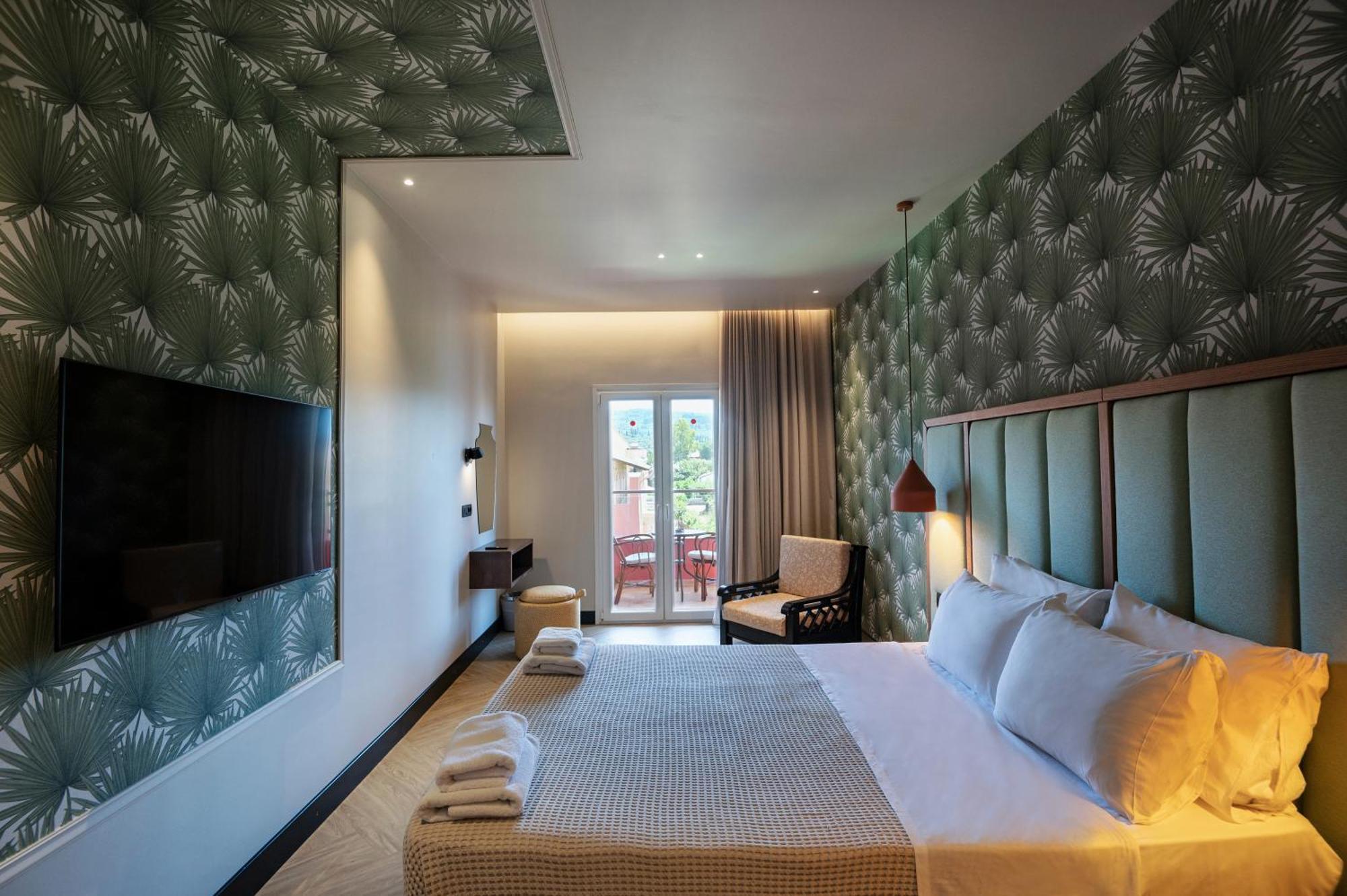 Superior Double Room Pool View