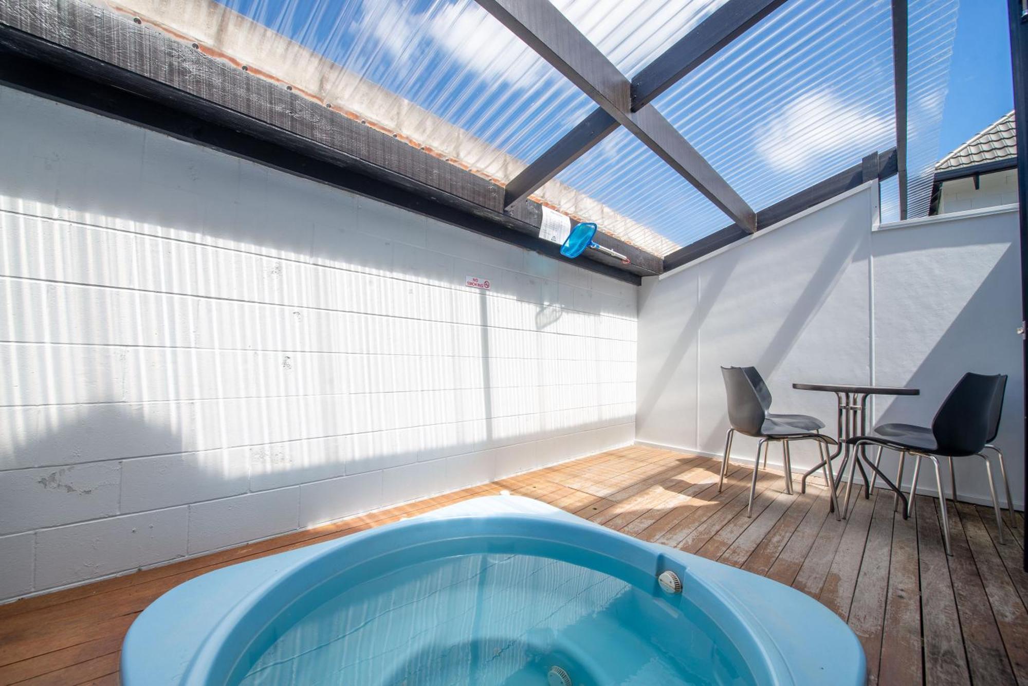 Twin Apartment Spa Pool