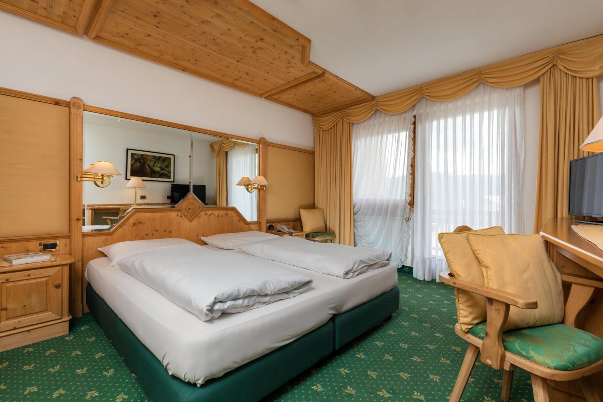 Classic Double Room,1650002290:JPEG