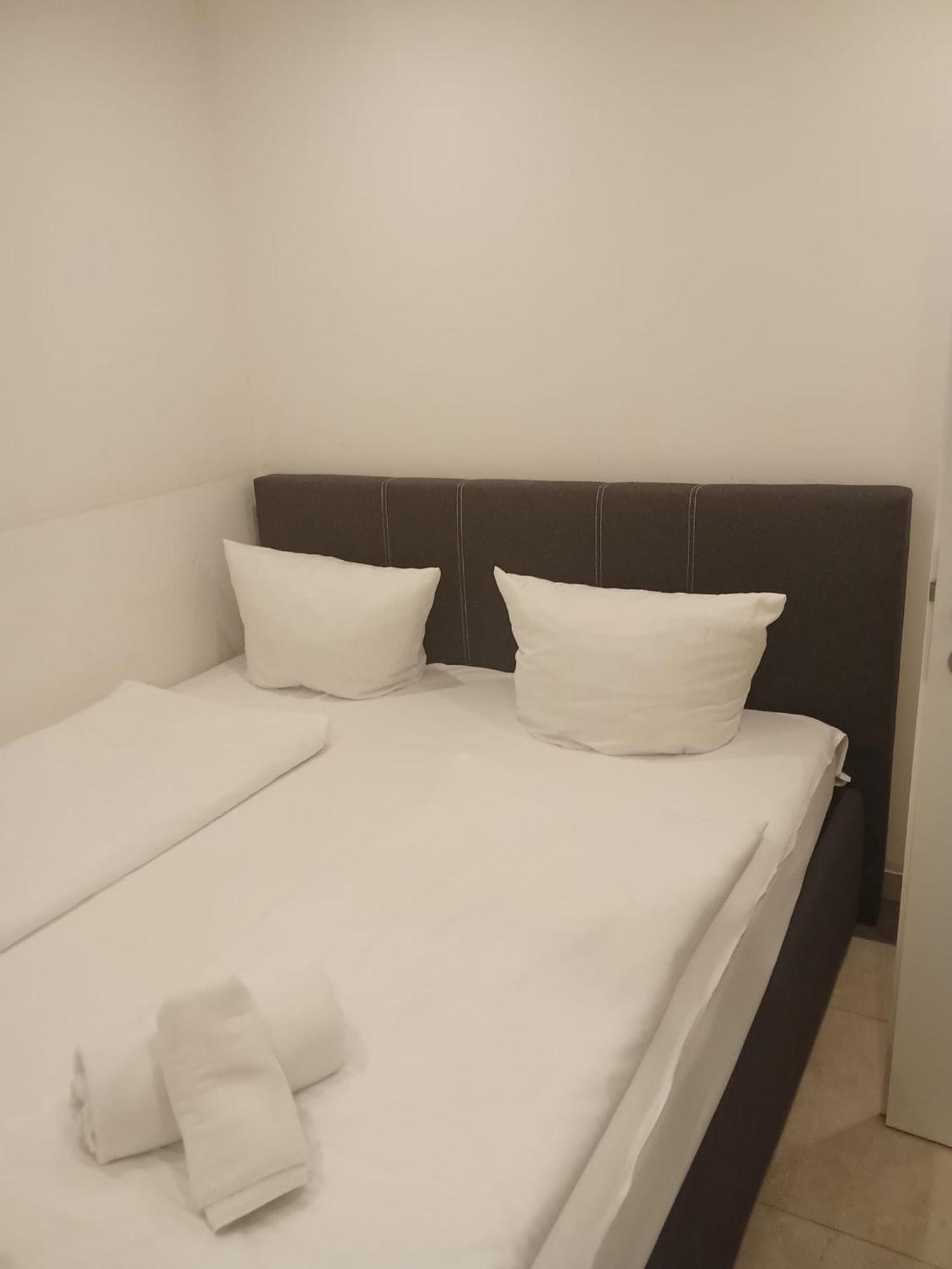Deluxe Double Room,1651908071:JPEG