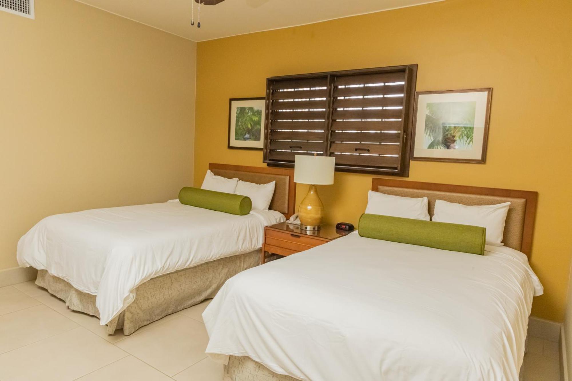 One-Bedroom Premium Suite with Two Double Beds