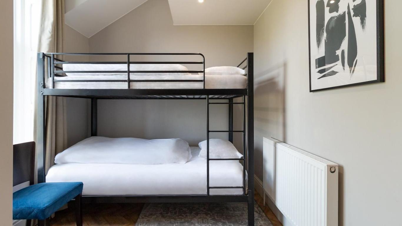 Three-Bedroom Superior Apartment