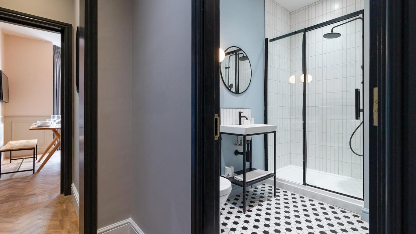 Three-Bedroom Superior Apartment