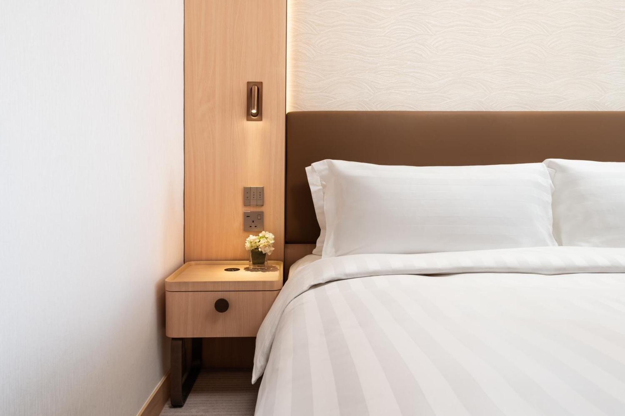 Newly Renovated Non Smoking City View Superior Room Queen Bed