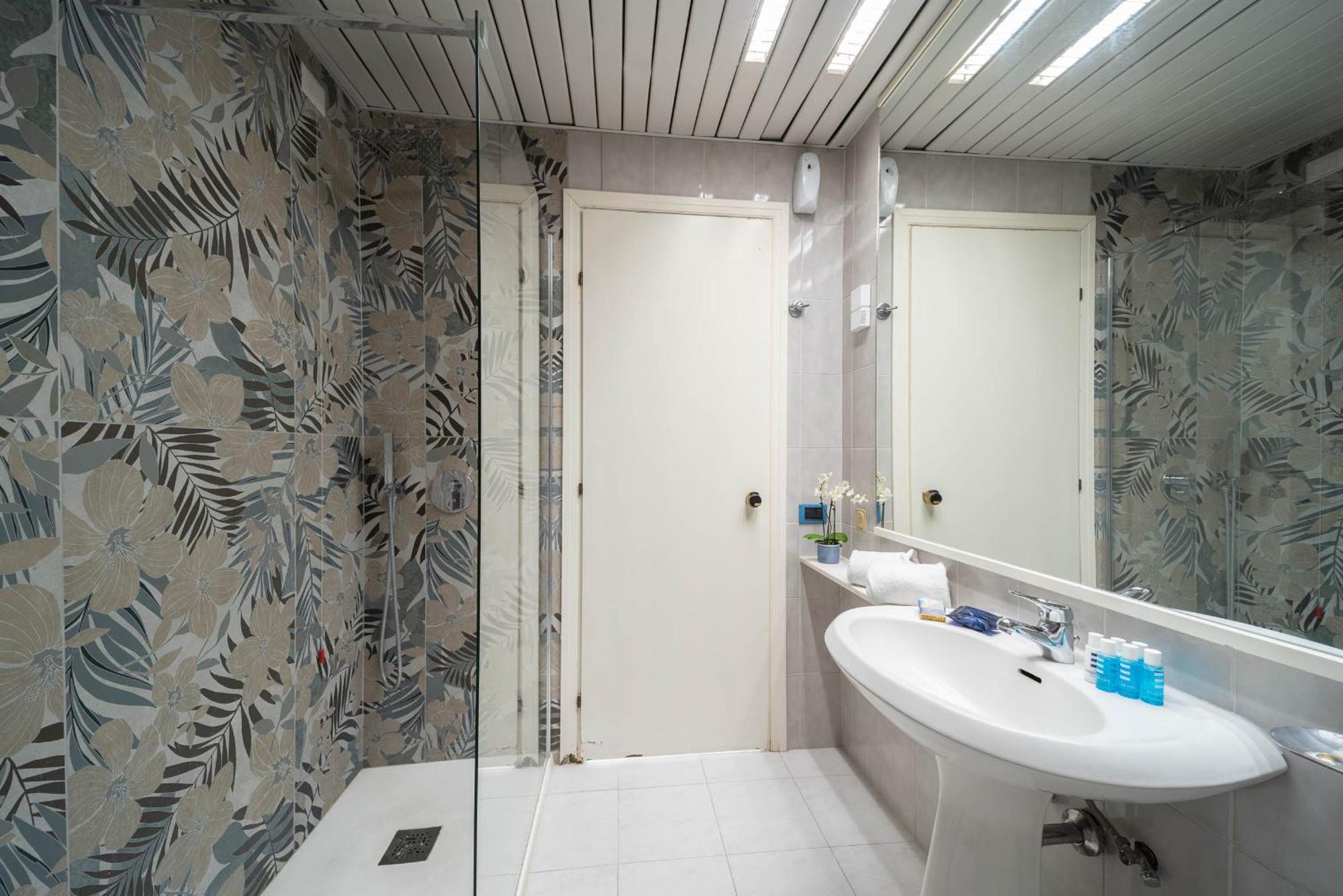 Superior Double Room with Balcony and Sea View