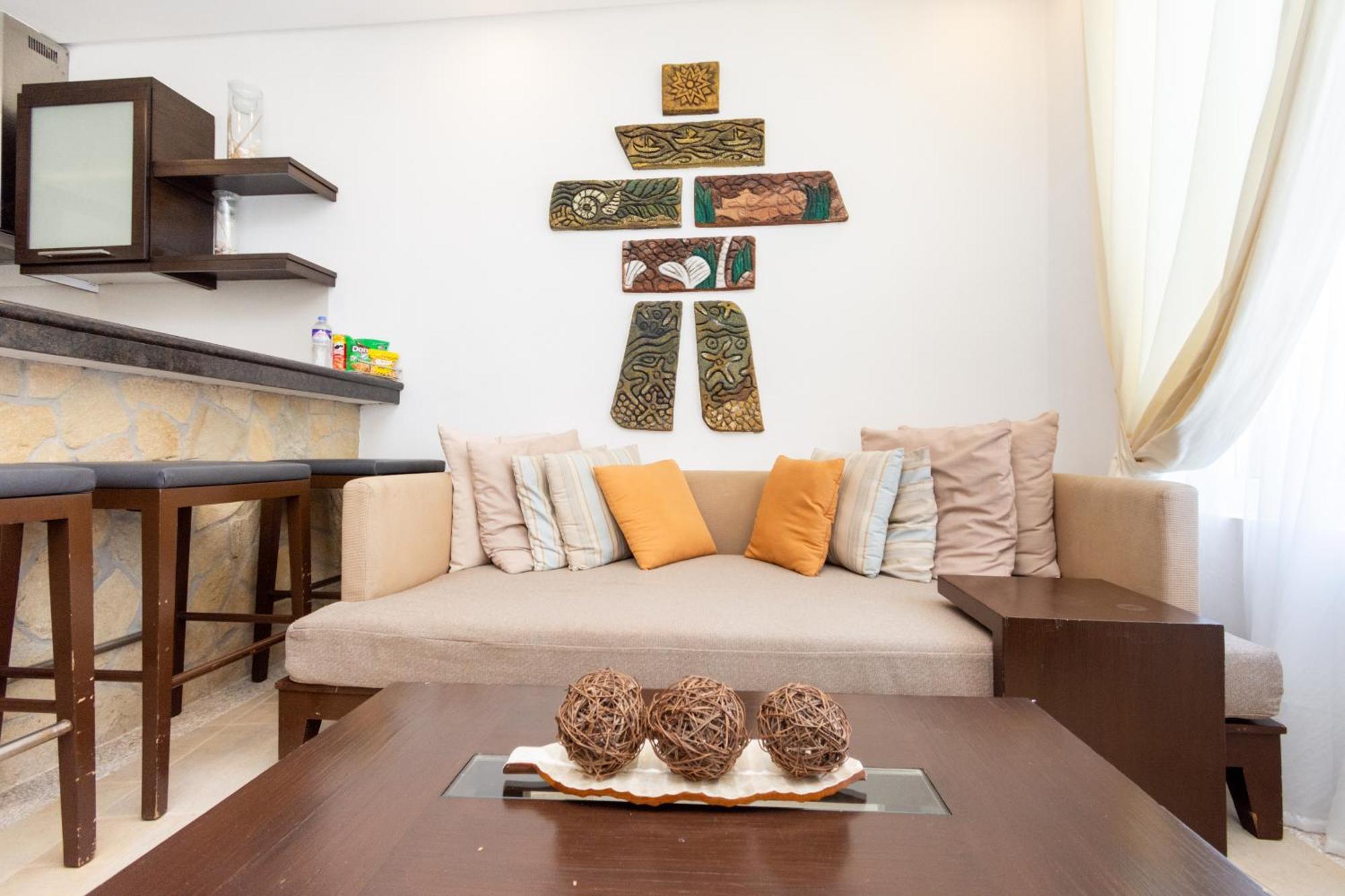 2 Bedroom Family Suite with Jacuzzi