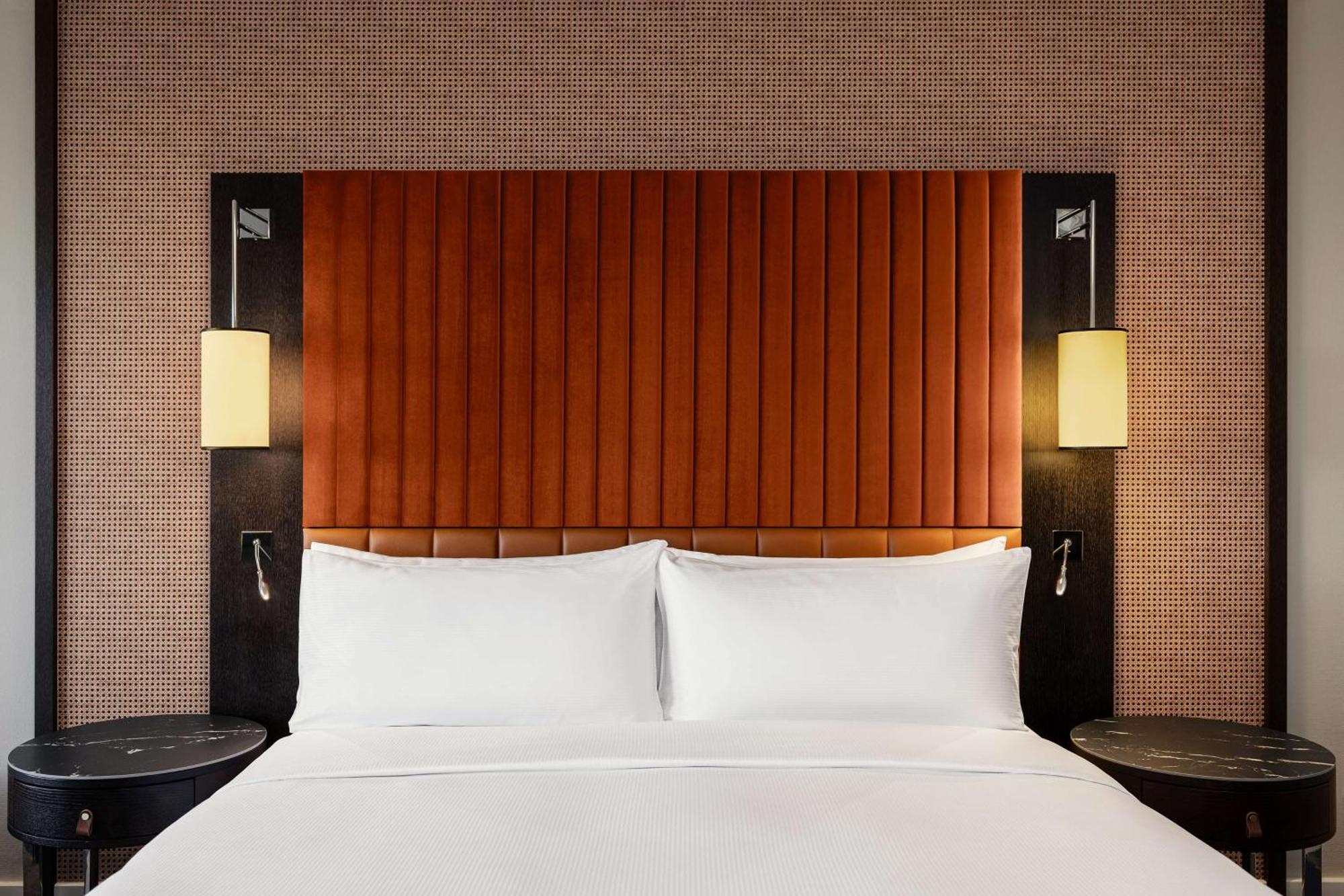 One King Waterfront Junior Suite