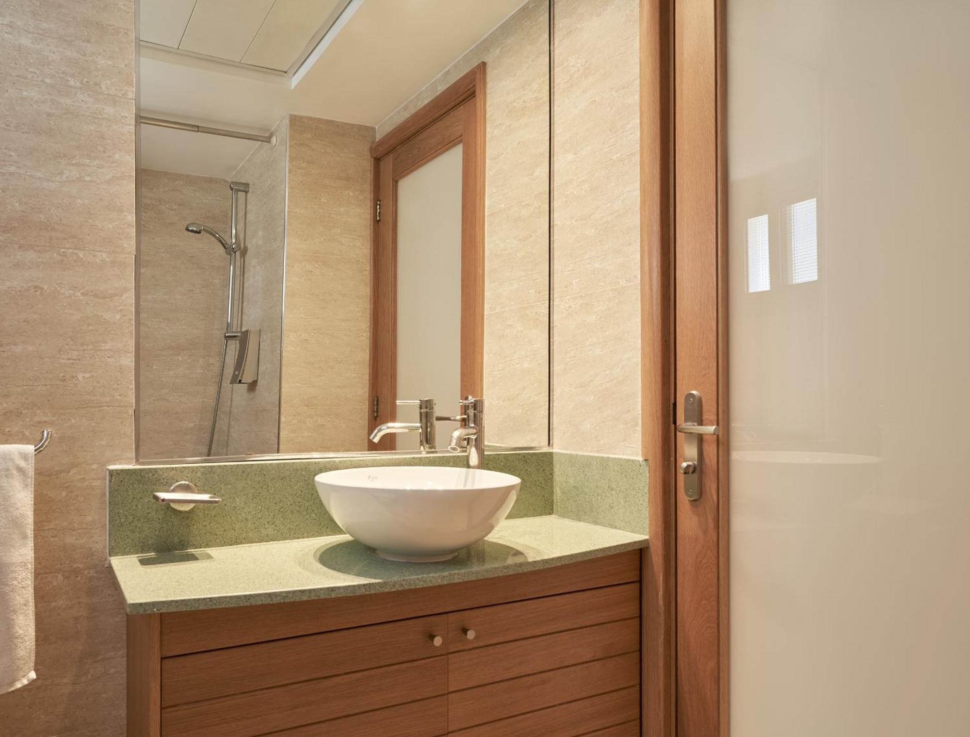 Twin / Double Room Inland View