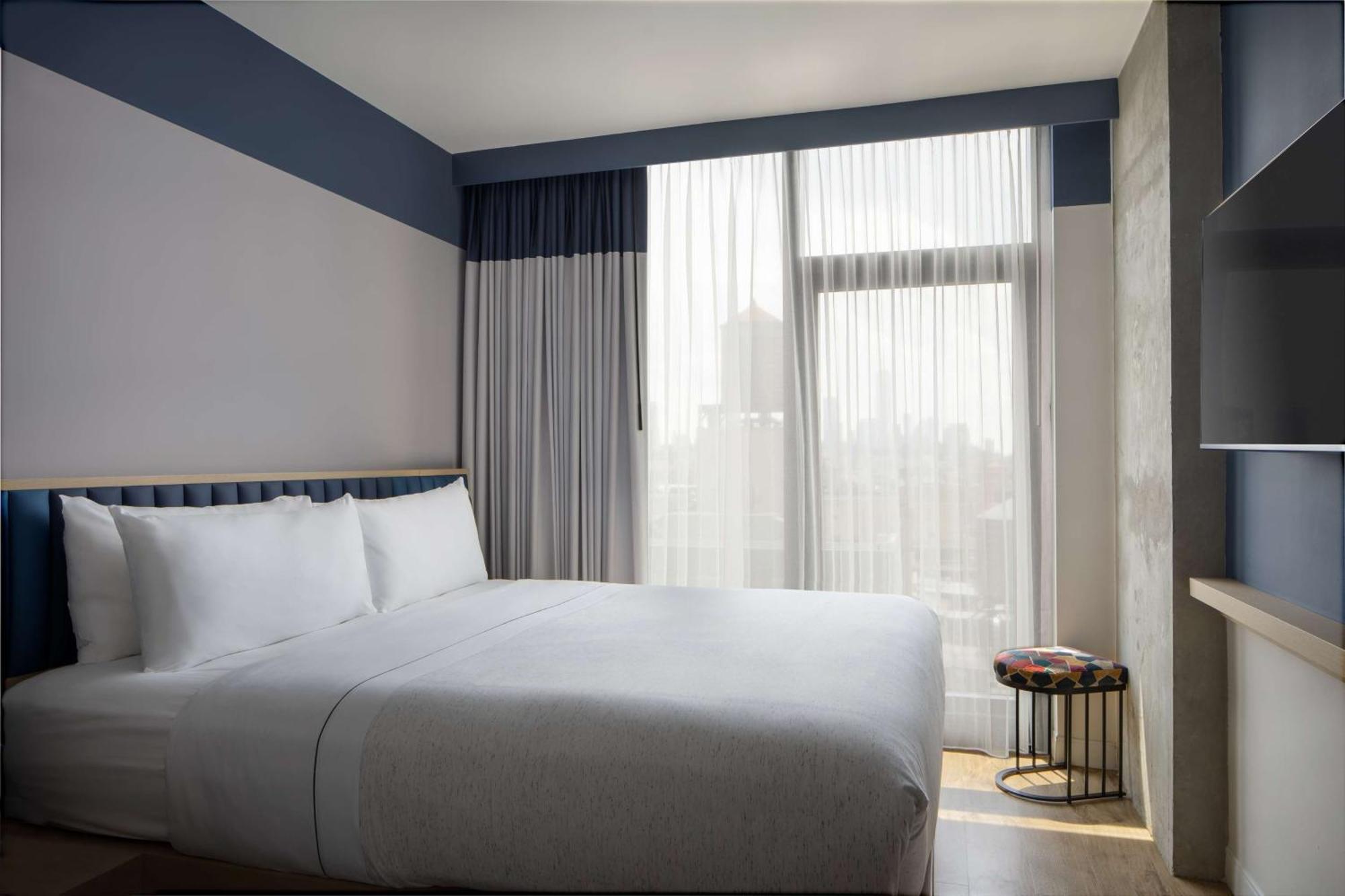King Room,1657221495:JPEG