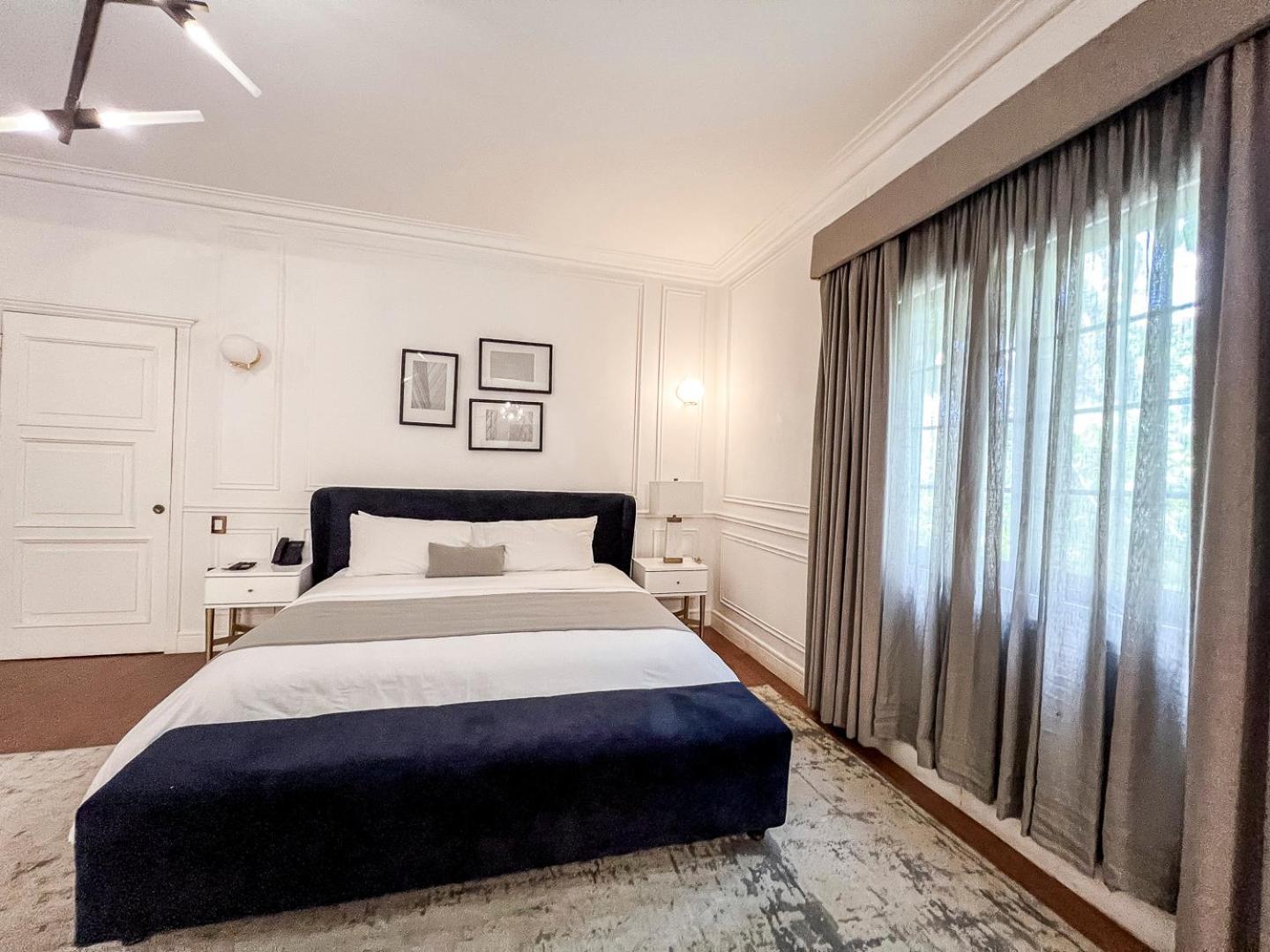 Superior King Suite,1657554079:JPEG