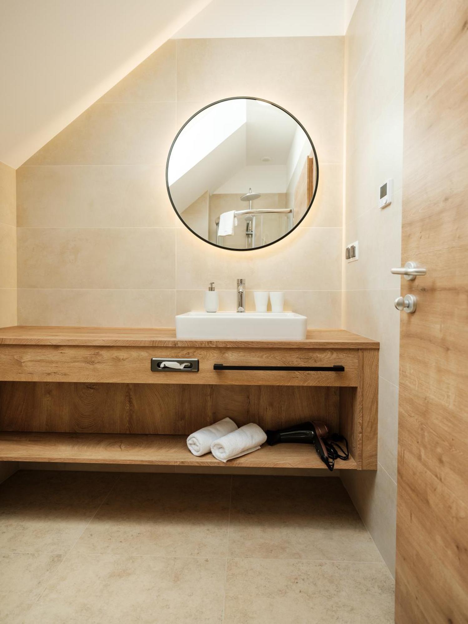 Standard Suite