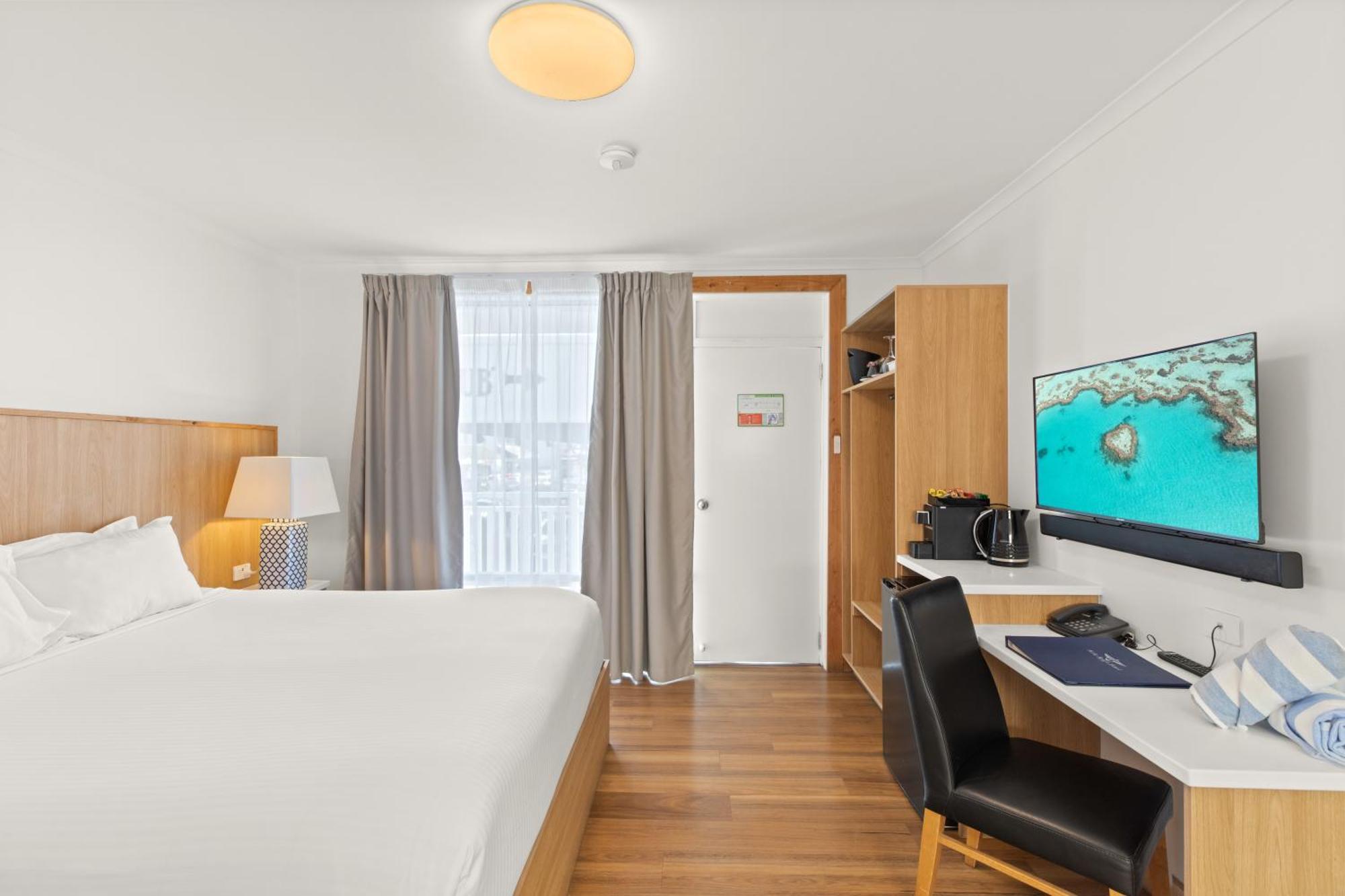 Courtyard King Room