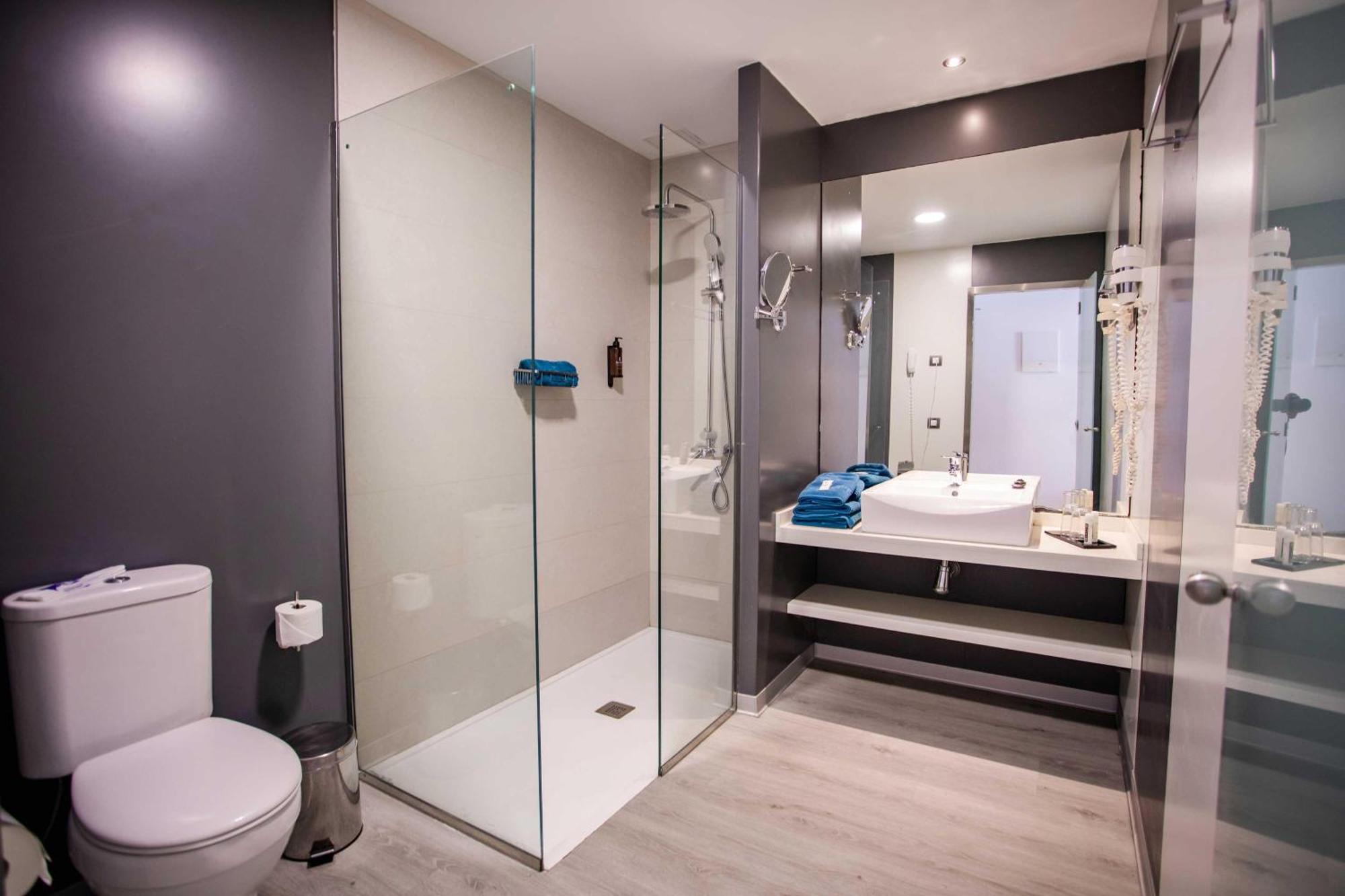 Junior Suite,1661110268:JPEG