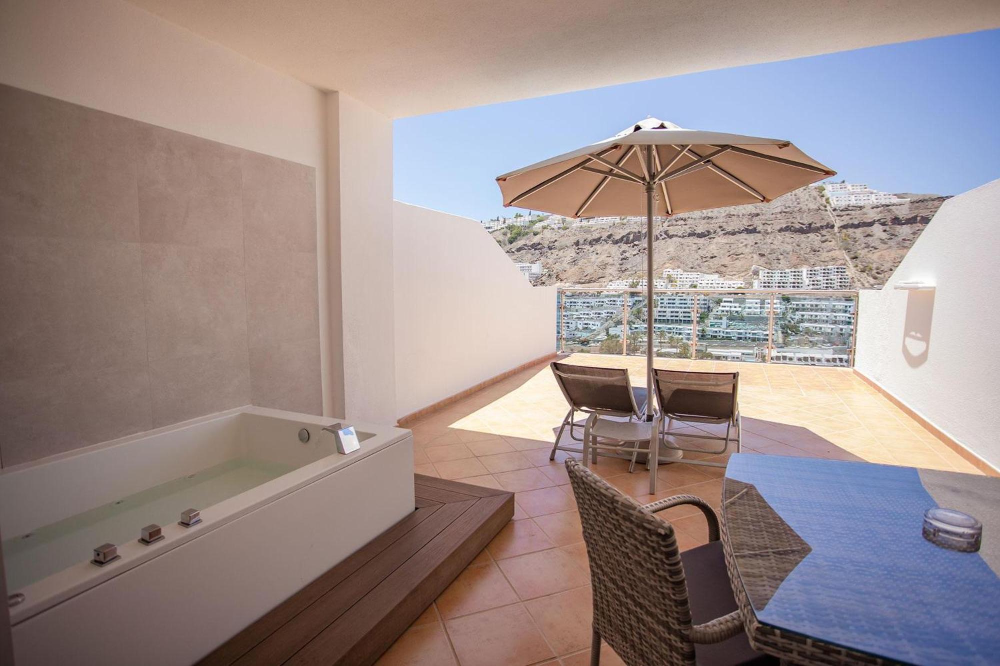 Superior Junior Suite Large Balcony High Floor