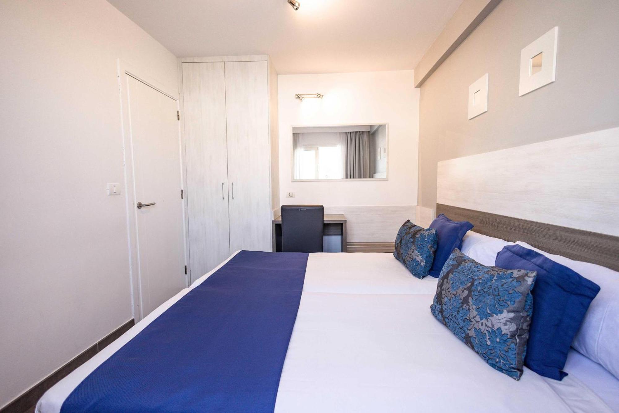 Classic One bedroom apartment balcony,1661164231:JPEG