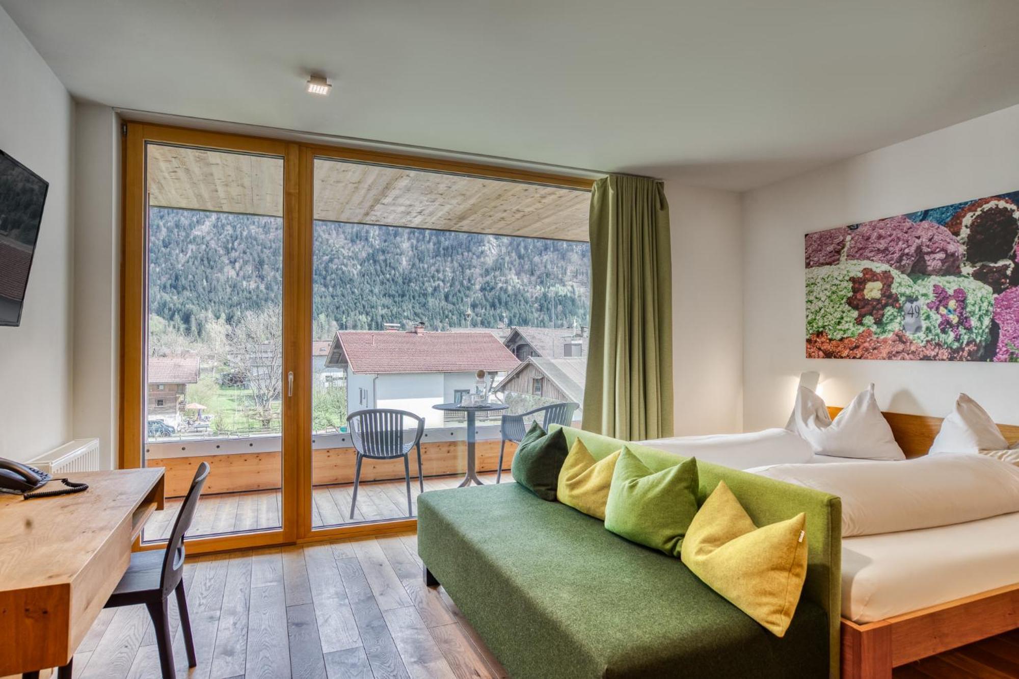 Large Double Room,1661636556:JPEG