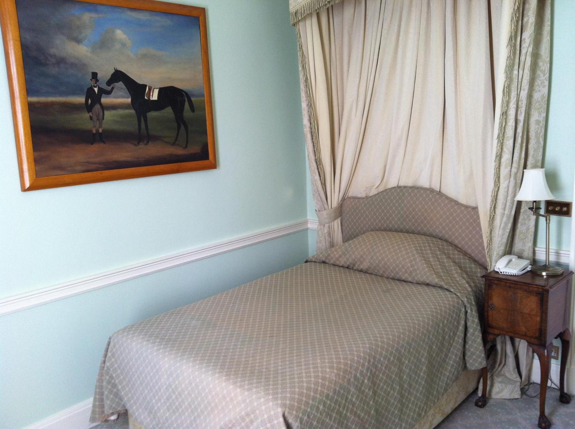 Deluxe Single Room