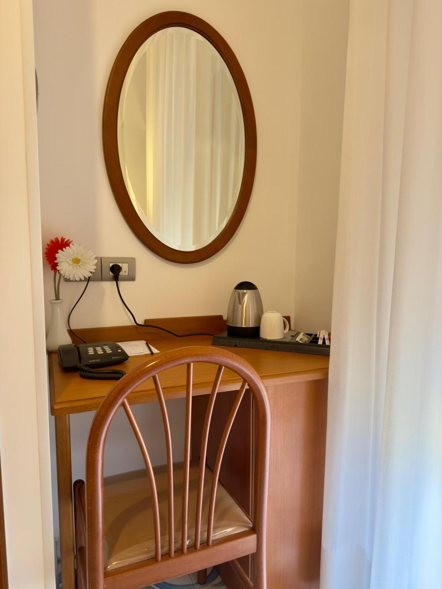 Single Room,1662393231:JPEG
