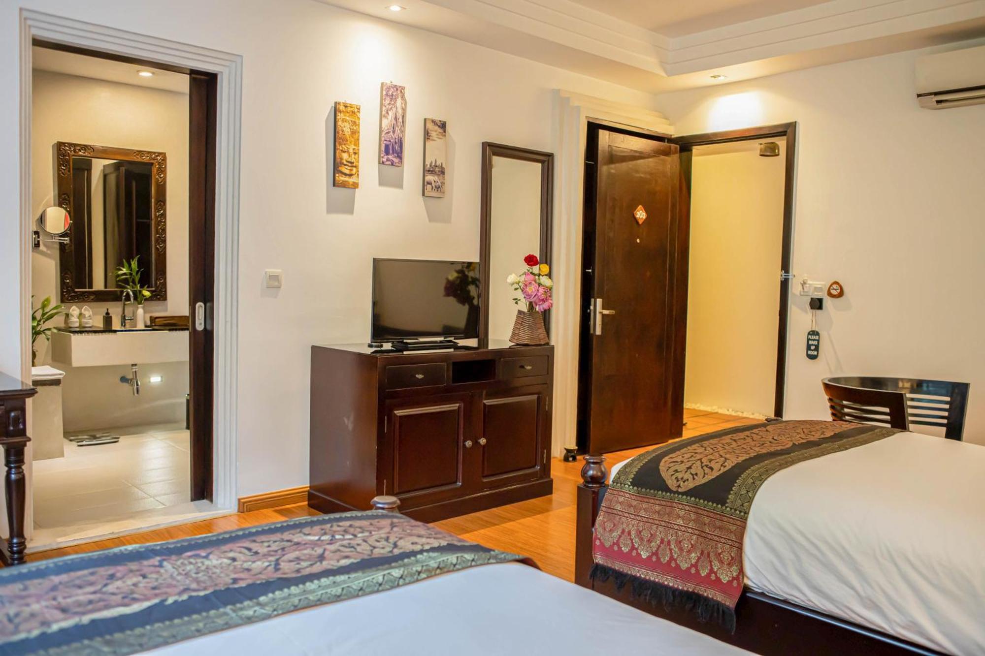 Family Suite with Pool View