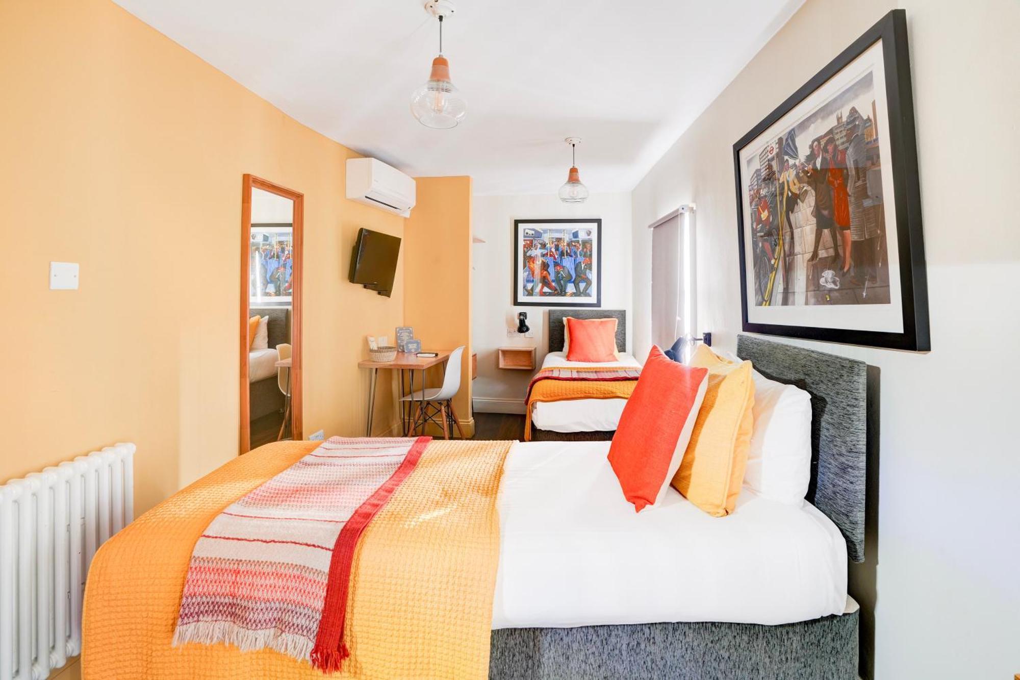 Standard Twin Room