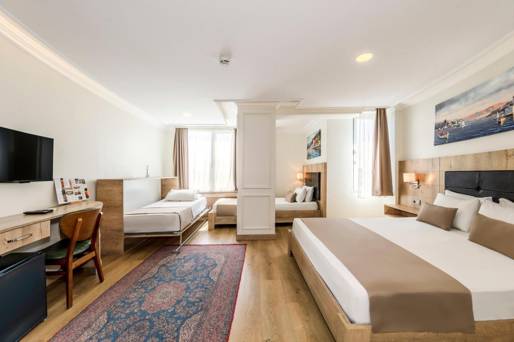 Family Room,1663135130:JPEG