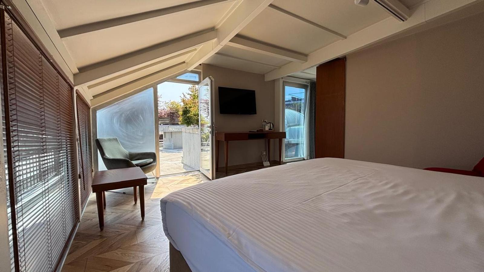 Double Room Terrace,1663735010:JPEG