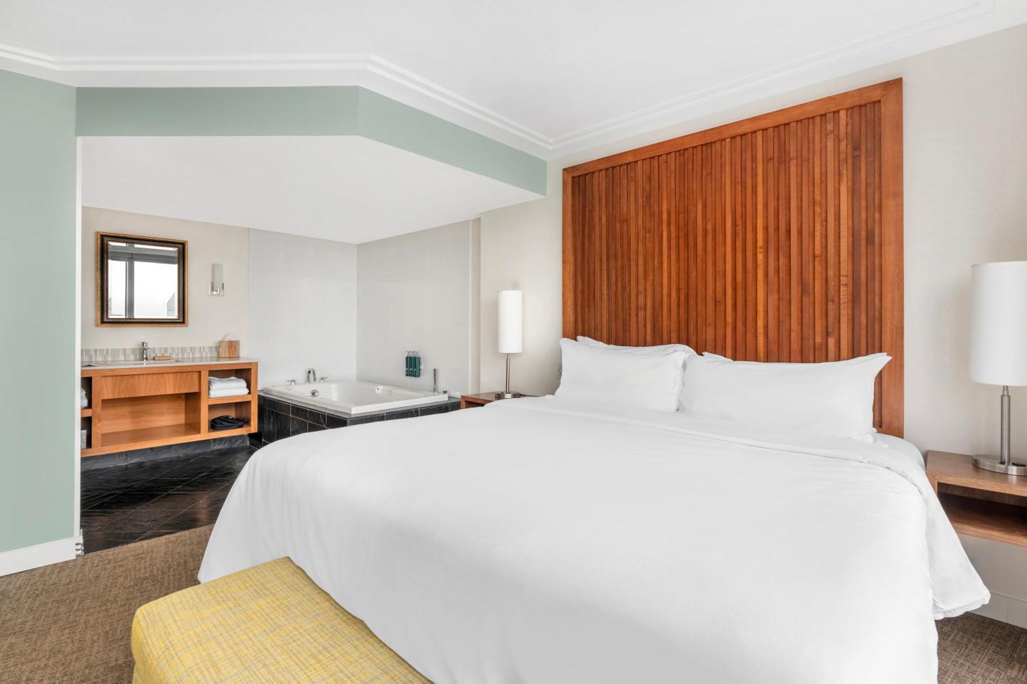 One-Bedroom Suite with Two Bath
