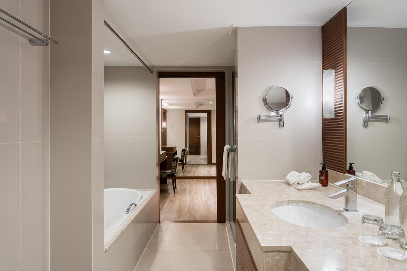 1 Bedroom Suite Exclusive Benefits,1664652055:JPEG