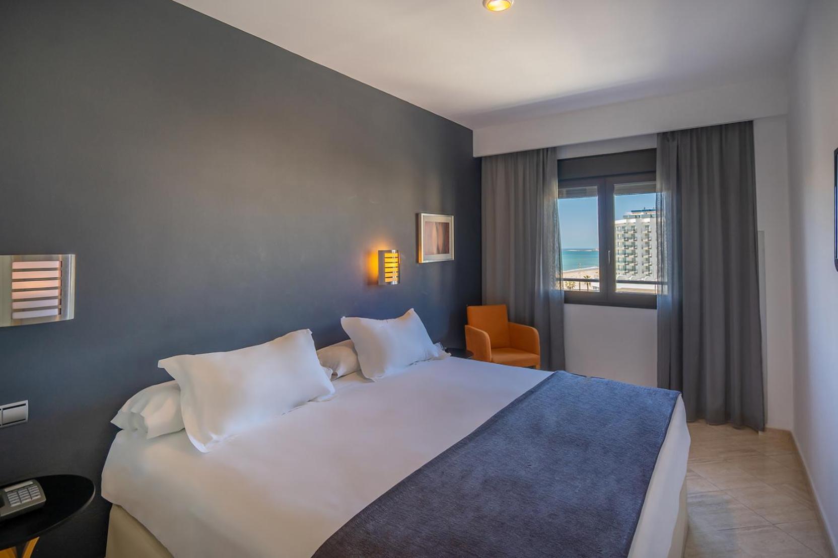 One-Bedroom Apartment Sea View,1666640047:JPEG