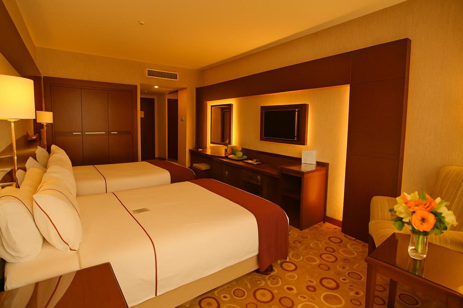 Connected Family Room - Free Access to Spa