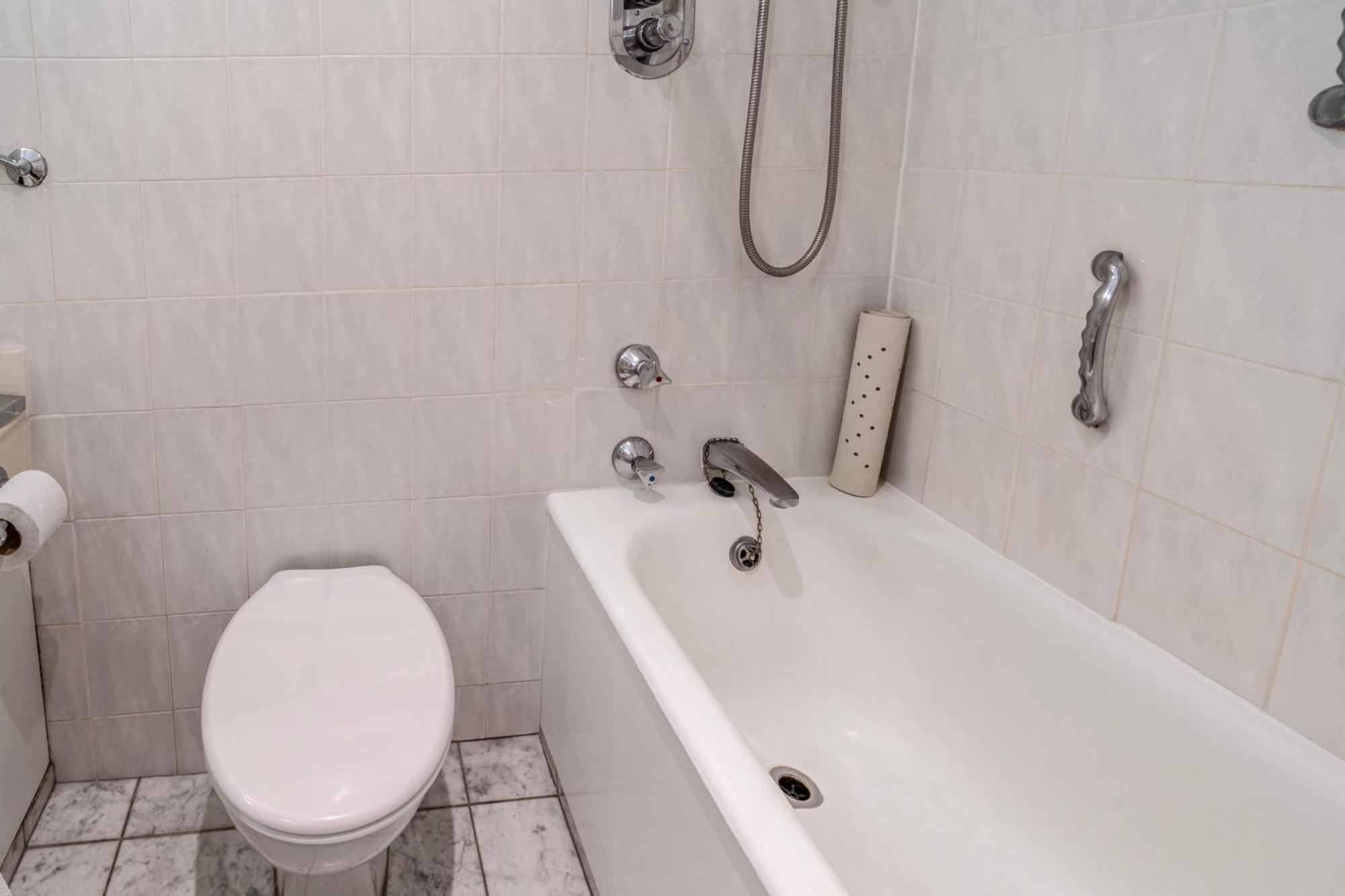 Double or Twin Room Partial Sea View