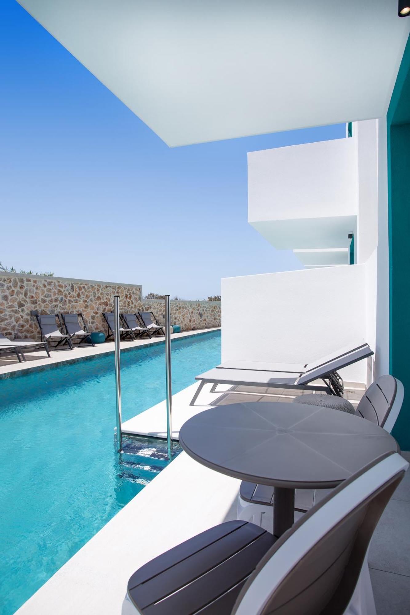 Deluxe Double or Twin Room Pool Access