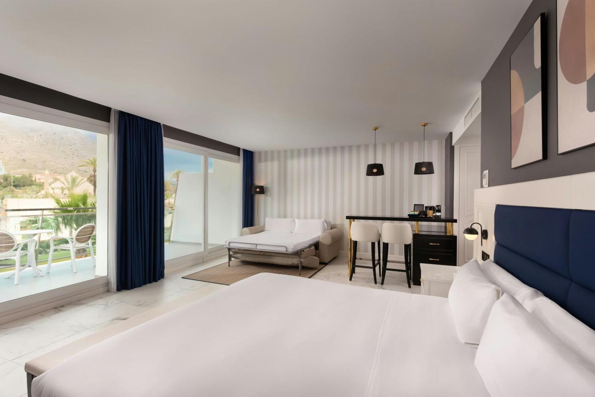 Superior Kamer met Kingsize Bed en Slaapbank - Uitzicht op de Bergen