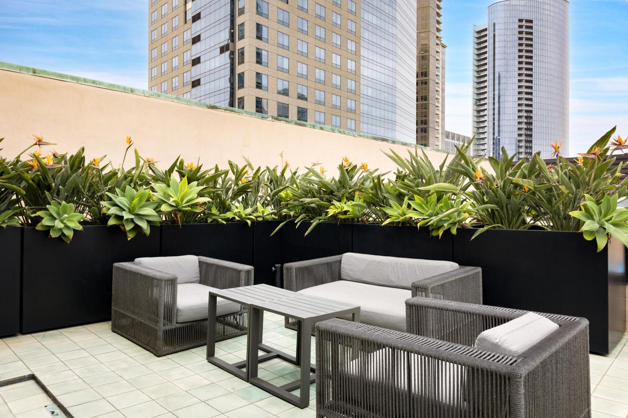 Penthouse, 2 Bedrooms, 2.5 bath, Living & Dining Room, Patio, Kitchenette