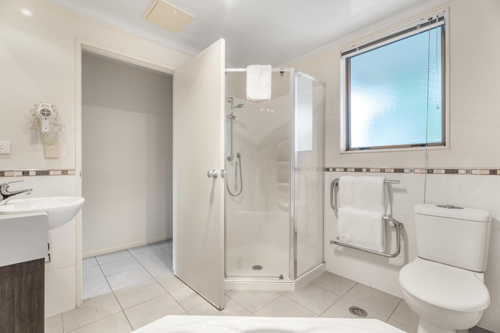 Deluxe One-Bedroom Apartment Spa Bath