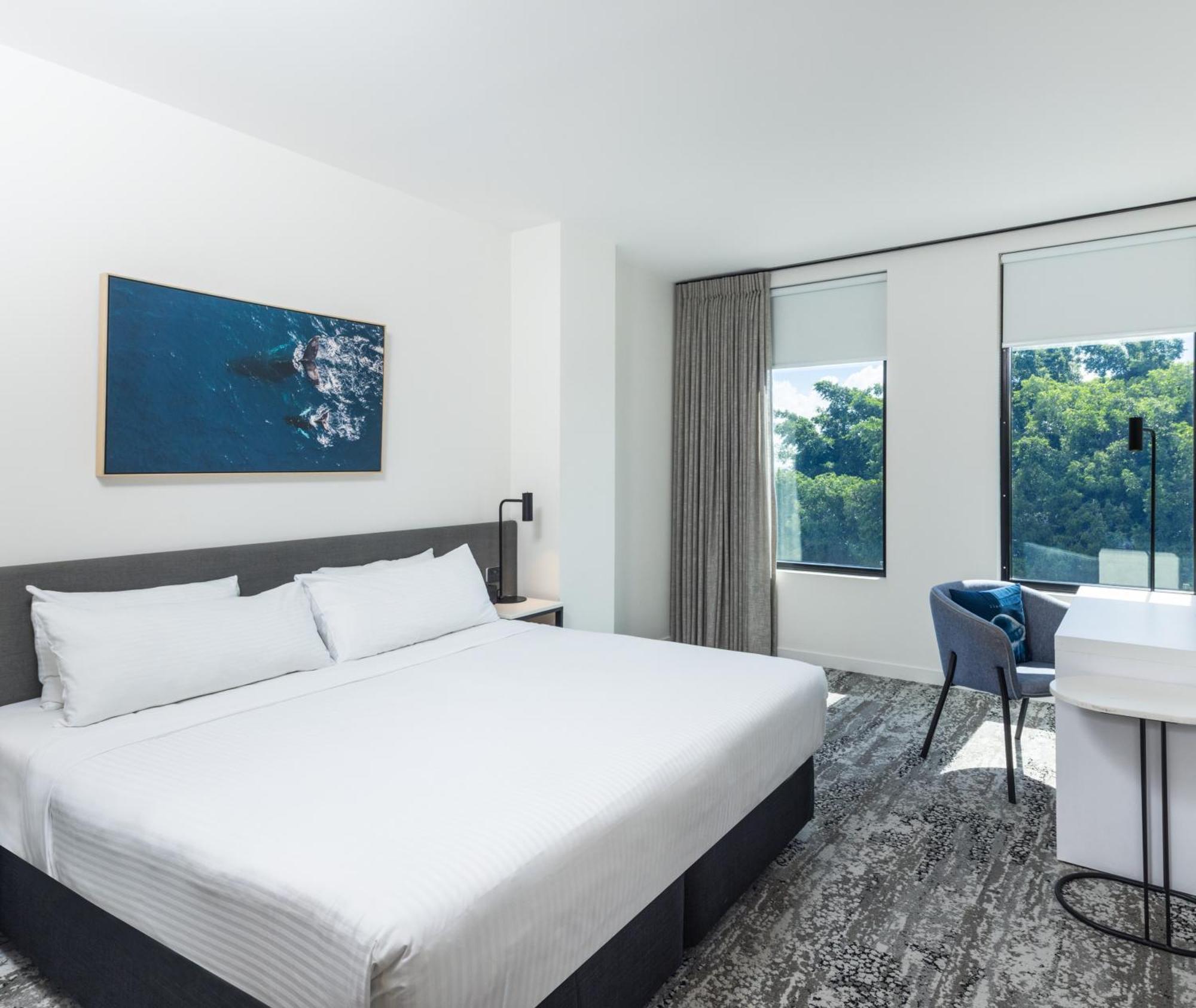 Executive Hotel Room No Housekeeping