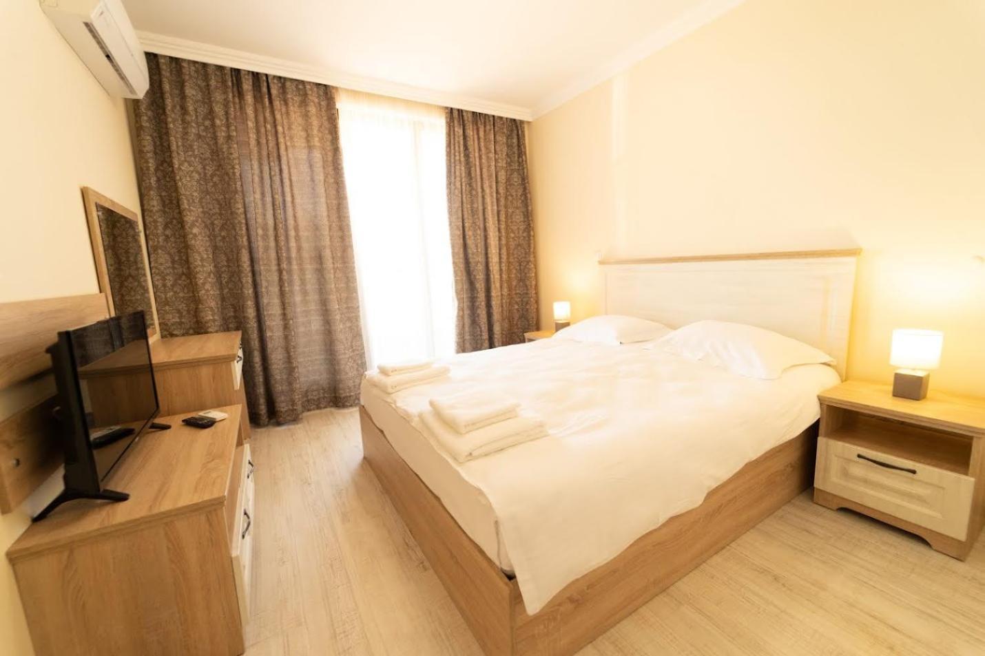 One-Bedroom Apartment Partial Sea View