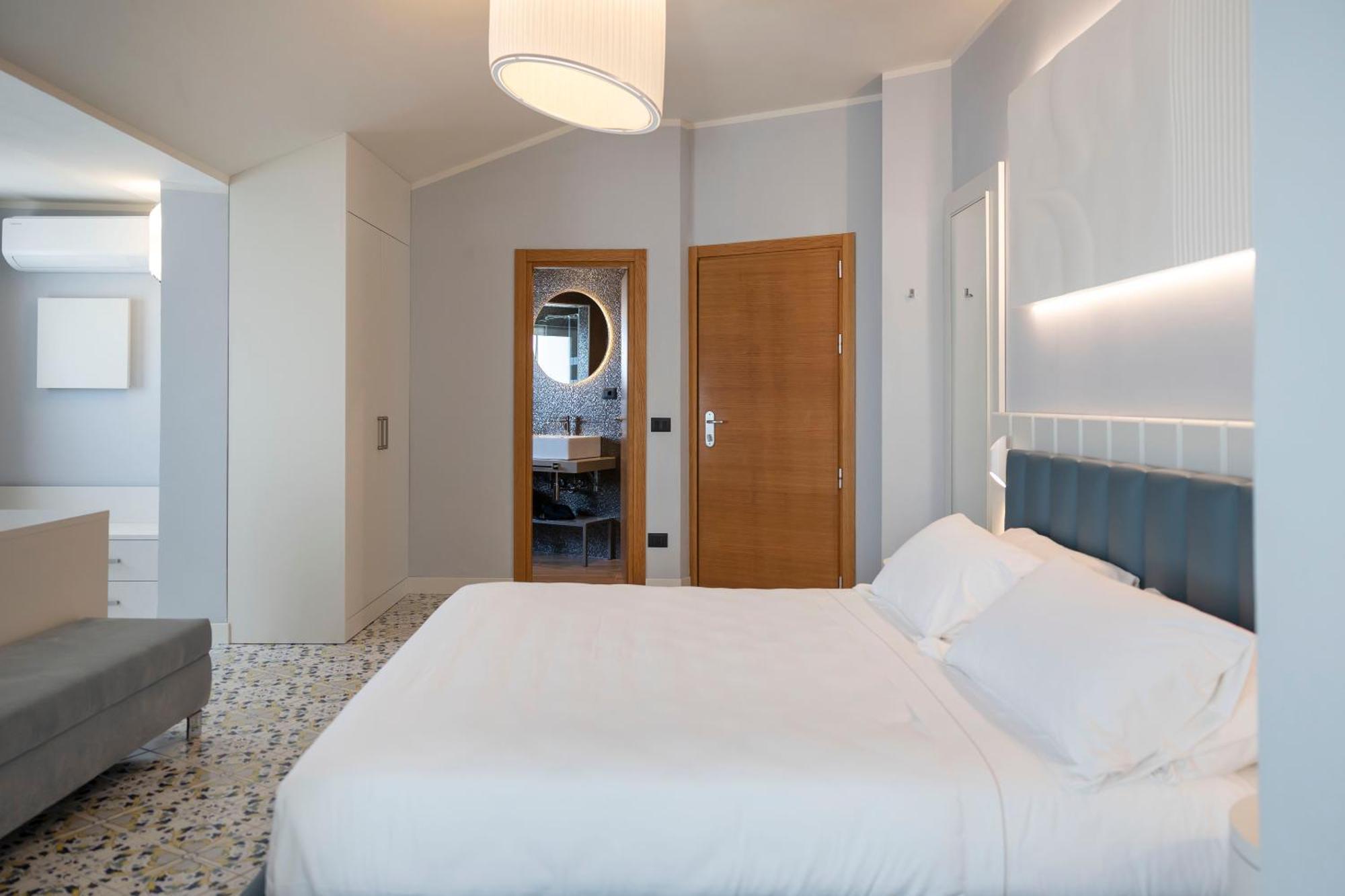Sea Front Junior Suite,1672567729:JPEG